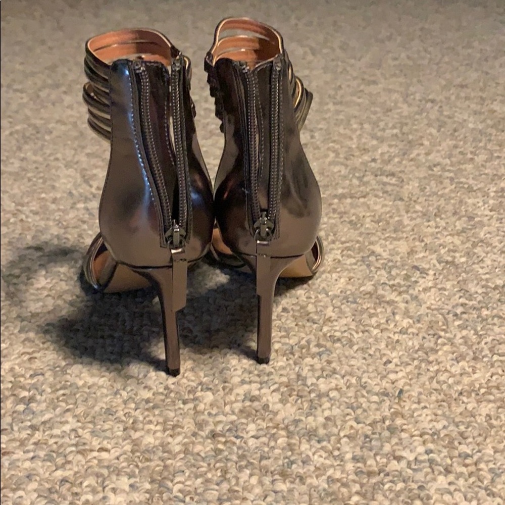 Heels - Picture 2 of 4